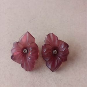 Elegant Lucite-like Italian Flower Clip on Earings
